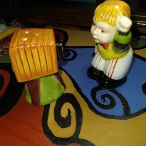 🎥Vintage 1970s salt & pepper shkr french artist no box excellent cond & freesox